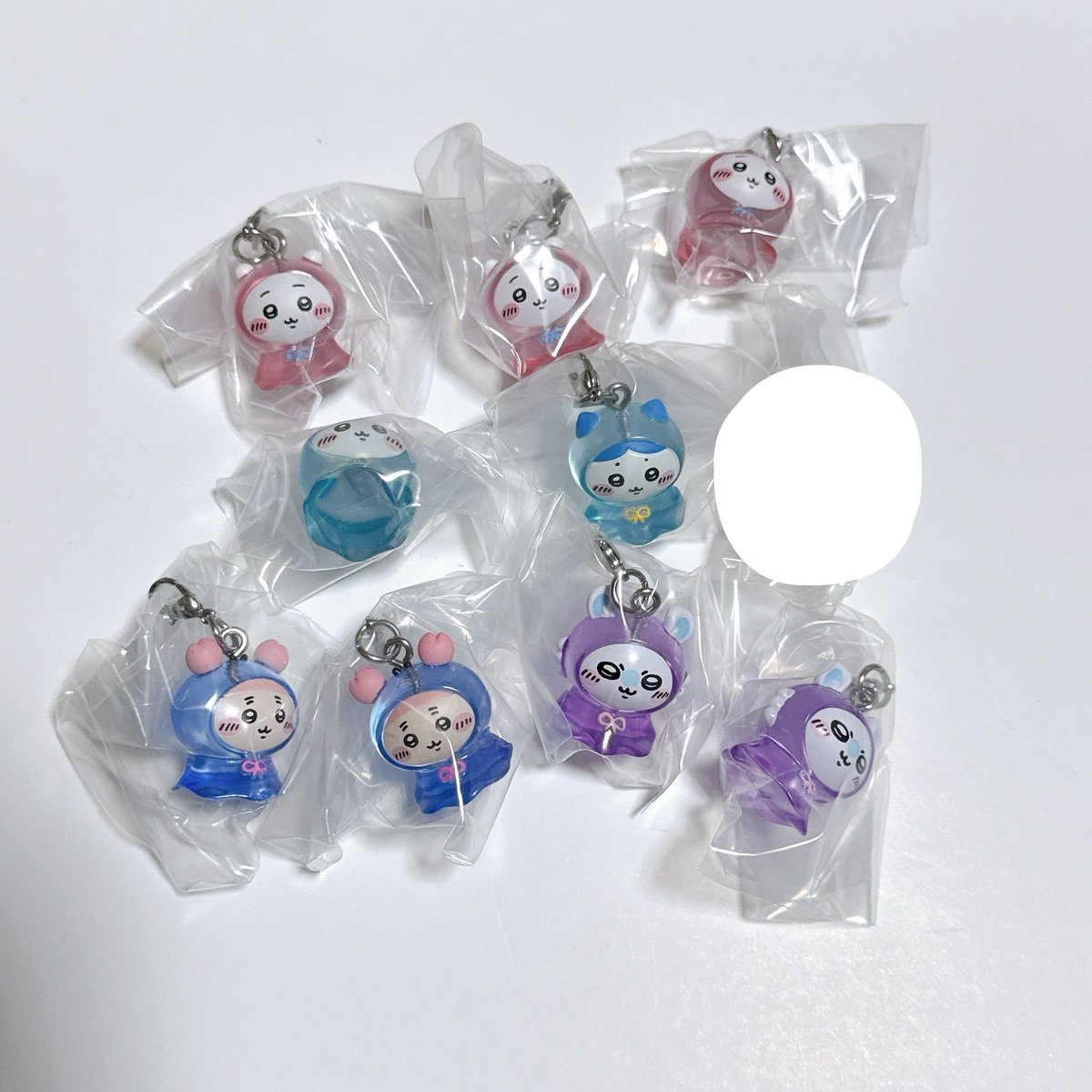 leech_bee8's tweet photo. 【交換】めじるしアクセサリー　ガチャ　ズートピア　鬼太郎　妖怪ウォッチ　ちいかわ　たまごっち　ディズニー　クレヨンしんちゃん　ケロロ　サンリオ　コジコジ　HUNTER×HUNTER ぷちきゅあ　トムとジェリー　ポケモン　

譲→画像1〜3

求→画像4

郵送希望
1点〜でもお気軽にお声掛けください◎ https://t.co/POlVpGbXBc