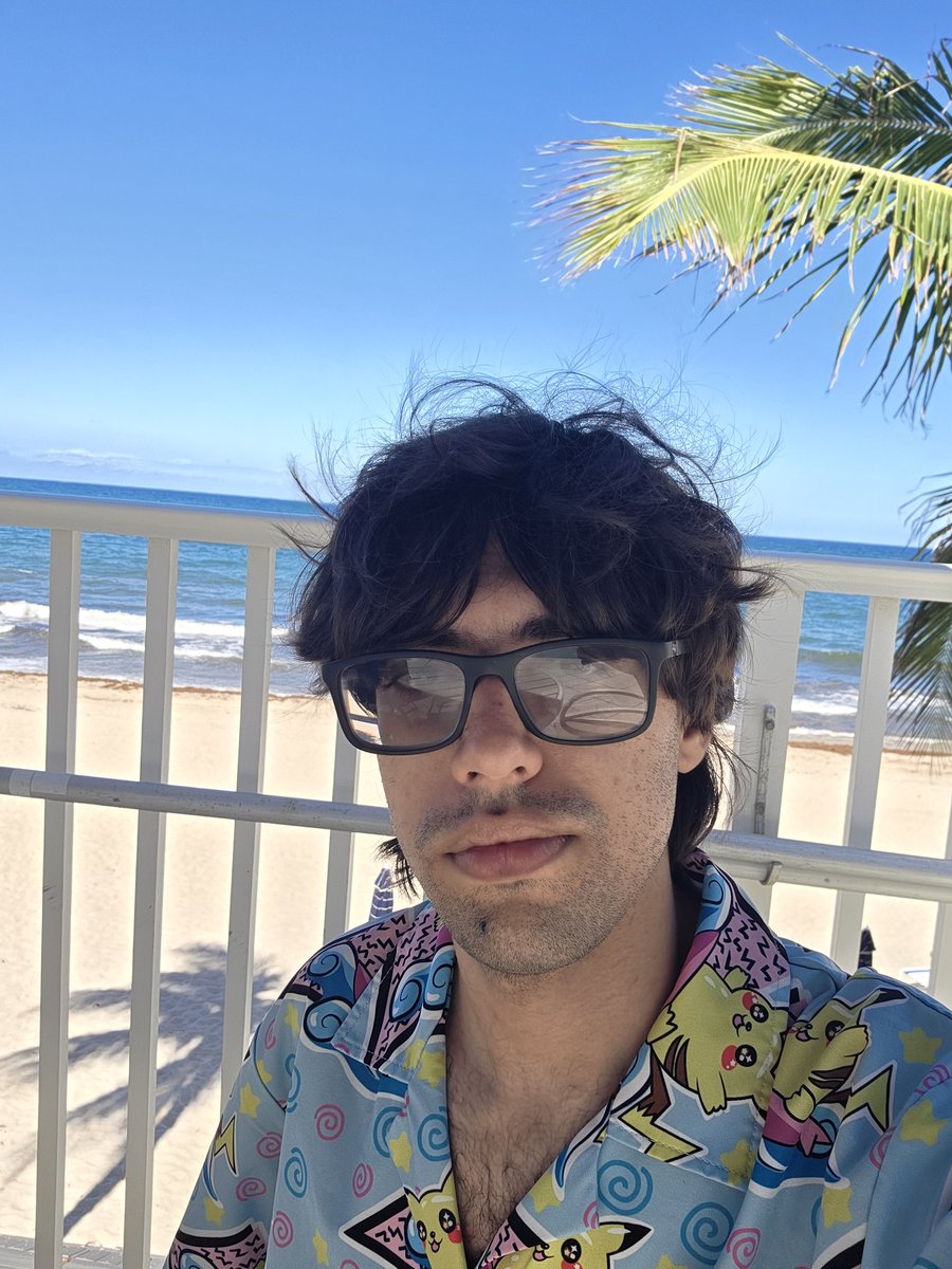 themcmeme's tweet photo. i dont think I'll ever get tired of this shirt https://t.co/5EjPMEIgXA