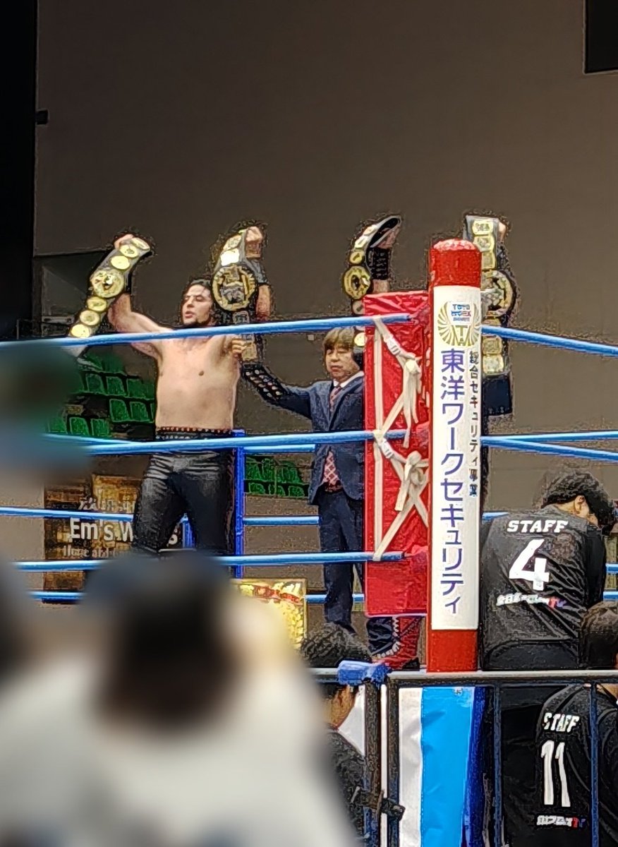 Lapure07's tweet photo. 角田大会の思い出
・ベルトを掲げるジュンお兄ちゃんと赤コーナーポスト←
・まこりんさんと、とても良い表情のジュンお兄ちゃん
・レイさんも良い表情。ジュンお兄ちゃんはお顔とカメラがドンピシャで被ってしまった…。笑 https://t.co/VDCwbrpKkc