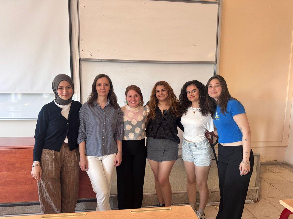 CMOistanbul's tweet photo. Yıldız Teknik Üniversitesi İnşaat Fakültesi bünyesinde son sınıf öğrencilerine verilen Çok Disiplinli Tasarım Projesi dersinin dönem sonu proje sunumlarına katıldık.

🔗 Haber:
https://t.co/WLcpYjQ5NI https://t.co/0vg0VQ1gNm