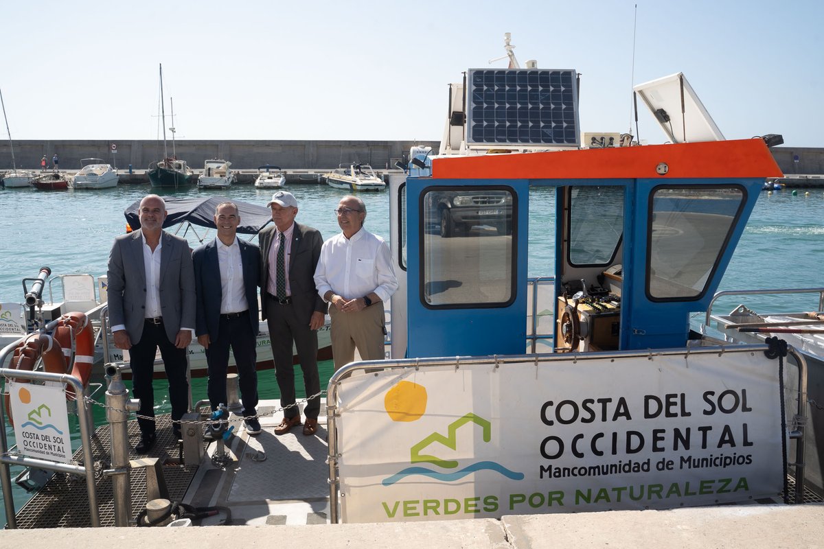 MancomunidadCSO's tweet photo. 🌊 La @MancomunidadCSO presenta el Servicio de Limpieza de Aguas Litorales para las temporadas 2026/27.

✅ Un dispositivo formado por 15 embarcaciones que se encargarán de la recogida de residuos flotantes y semisumergidos, y del análisis de las aguas. https://t.co/fDemOswABR