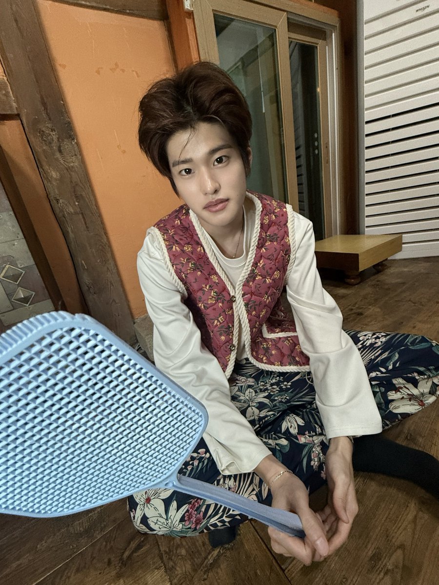 RIIZE_official's tweet photo. 라이즈네 여름방학 🍖

#RIIZE #라이즈
#RISEandREALIZE 
#라이즈네여름방학 https://t.co/OI6faTu9o7