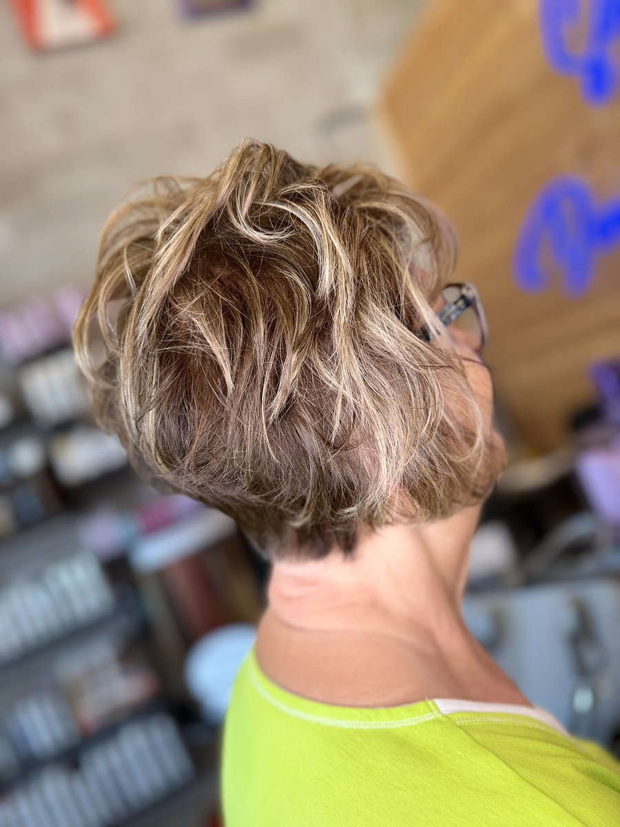 SalonDavid's tweet photo. #loreal #salondavidanthony #Jolietillinois #willcountyillinois #hairsalon #shorewoodil #shorewoodillinois #minookaillinois  #salon #hair https://t.co/XECfqcDus5