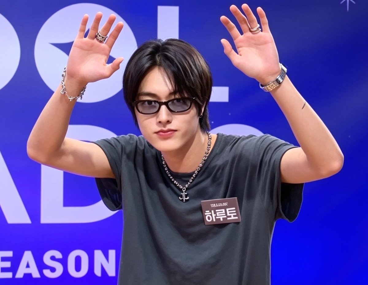 dailyharuto_'s tweet photo. haruto tonight on idol radio 💙 https://t.co/VbJAkHobQW