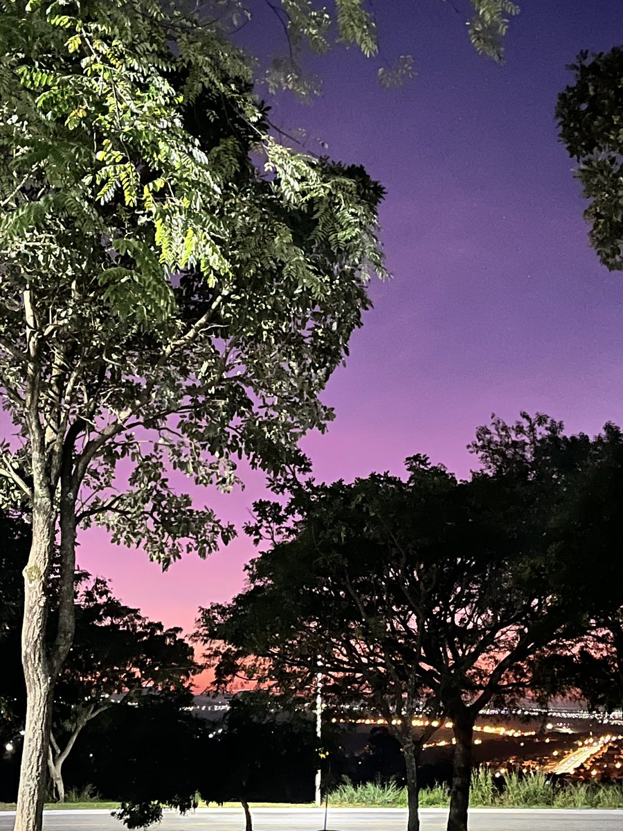 auseni's tweet photo. Céu dos namorados.💘 https://t.co/PKECQ6QojR