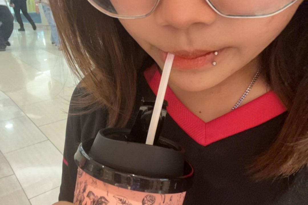 paradoktrin's tweet photo. i gained so many lores since my last time on x. and sorry for being inactive for so long. 

so life update, i got a new side labret (healed alrdy awokawok), i went to malang 3 times, living my life &amp; super happy tp jd ngantukan (dri dulu deh kynya gtw) https://t.co/gHZSLsDpeJ