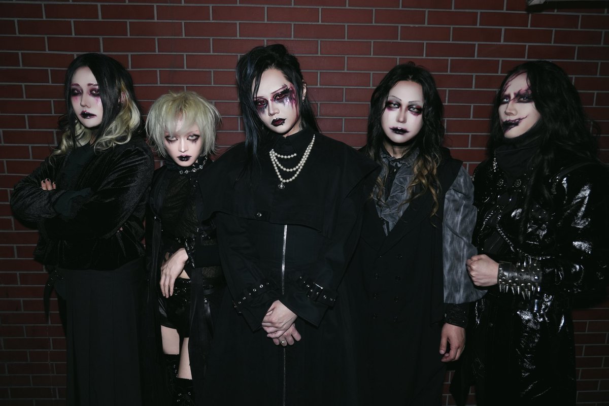 MadmansEsprit's tweet photo. Madmans Esprit ONEMAN LIVE IN 大阪
「断絶」 
2026.6.5

-

Madmans Esprit

叫號 - Voice
Juho - Guitar
Somyul - Guitar
Geon - Bass
Limu - Drums

-

◆ 다음 공연 일정 / UPCOMING SHOWS ◆

2026.06.28 — ONEMAN LIVE IN SEOUL 「断絶」
2026.08.08 — DRUGS presents 感染裁判所 vol.4 IN 東京 https://t.co/DkdOZpyEC0