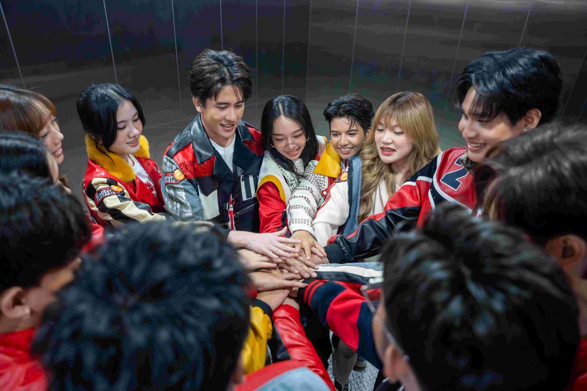 Newsideupdate's tweet photo. เปิดบ้านแล้ว True AF 2026  “12 นักล่าฝัน” บุกเดอะ ฟอเรสเทียส์  ลากกระเป๋าเข้าบ้าน พร้อมล่าฝันแบบเรียลลิตี้ 24 ชั่วโมง เพื่อเป็นตัวจริงเพียงหนึ่งเดียว

อ่านเพิ่มเติม : https://t.co/KHsDuUePrx

#TrueAF2026 #TrueAFthailand #TrueVisionsNow #NewsideUpdate https://t.co/jqU9Y1UILN