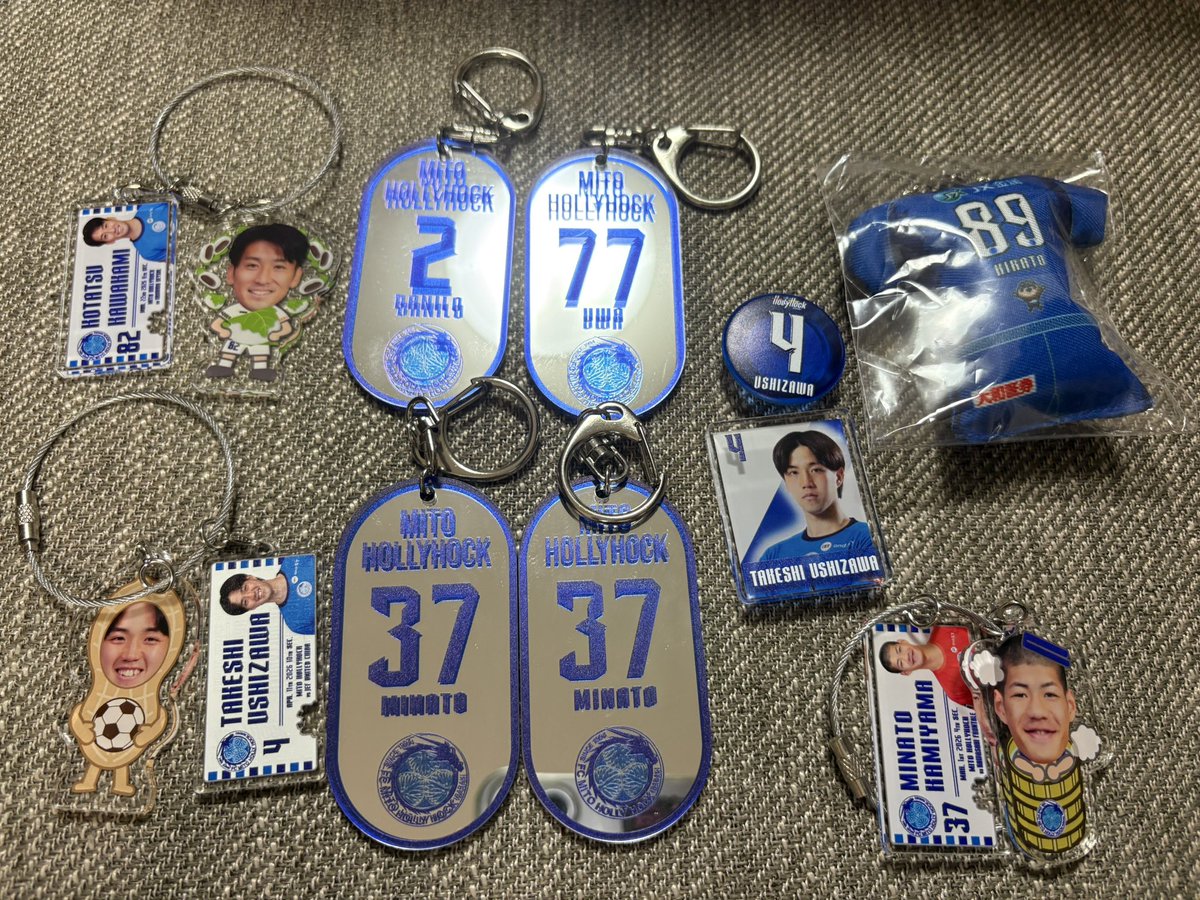 maa29ireii's tweet photo. 水戸ホーリーホックグッズ
譲)画像のもの
求)買取or下記のものと交換

探してます⬇️
パズル型アクキー51.41.8
ミラーキーホルダー6.41
長崎戦（6/6)ボンフィン51.41
ホーリーくんと一緒アクスタ8.41

お譲り可能な方いましたら買取りもしますので、よろしくお願いします🙇‍♀️ https://t.co/ooYhEcbrbG