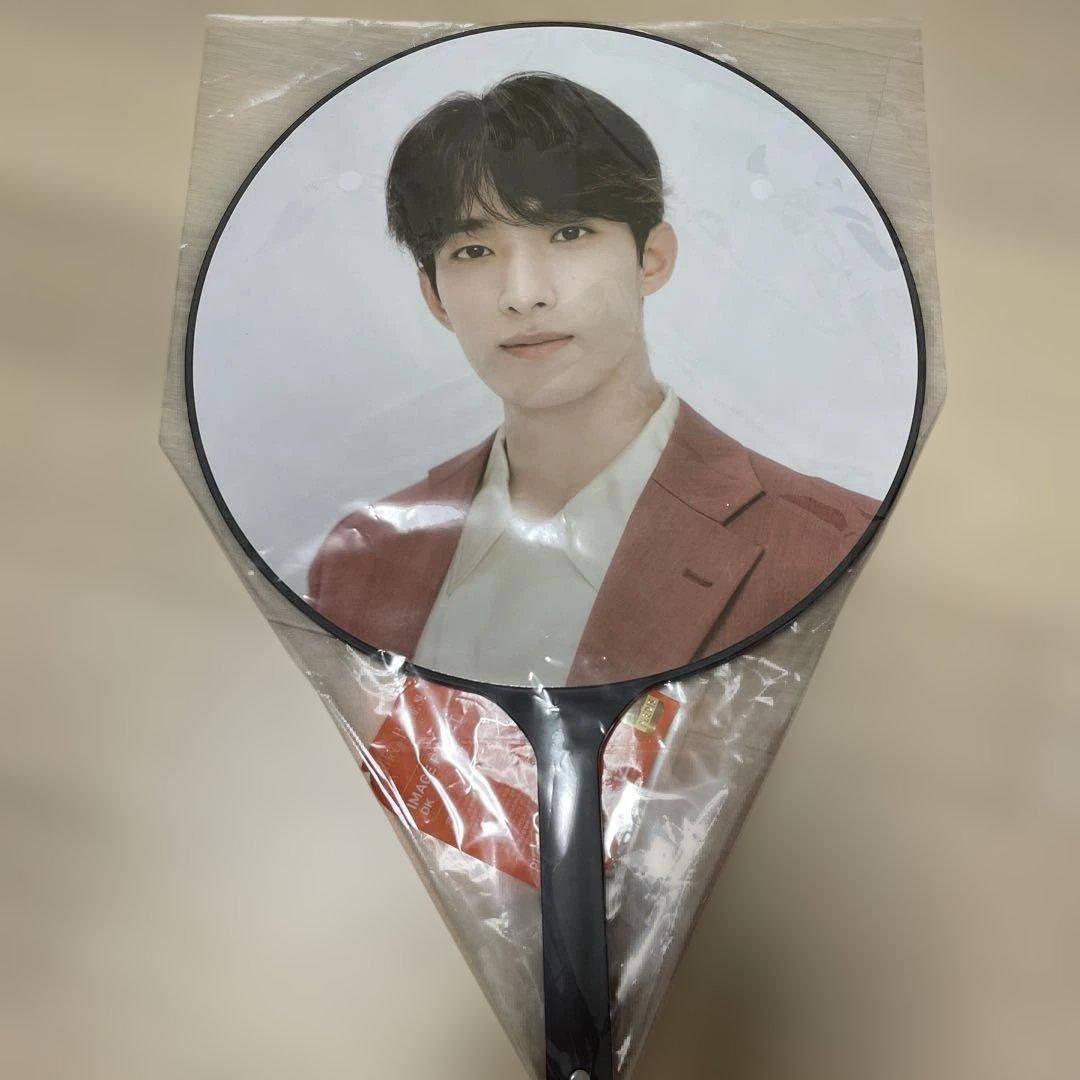 cherrysbin's tweet photo. wts lfb ph

↳ BE THE SUN JAPAN IMAGE PICKET
DK - ₱1050 | Mingyu - ₱950
all-in + pf lsf

    ☆ payo to secure
    ☆ feta once shipped from jp
    ☆ x sensi &amp; impatient

🏷️ svt seventeen pc photocard bets jp uchiwa https://t.co/IqH3yNo4Pi