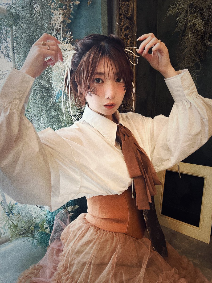 natsuhi818's tweet photo. この後22:00～ #絵本ノ森 チケ発です！
私は【7月11日18:00の回】にゲスト出演いたします！！
アイというお役を頂きました⚙️✧*｡
まちちゃんが描く世界で精一杯生きようと思います。
是非ともお待ちしてます📚✨️
すんごい楽しみ！

チケットこちら🌳
https://t.co/UsifYIAMoJ https://t.co/a1IhmMgzBs