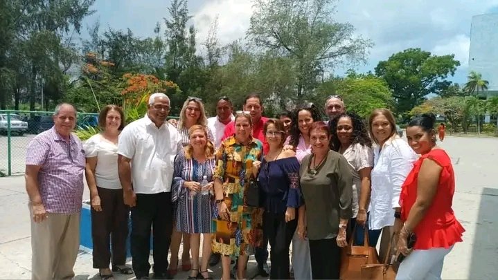 minalcuba's tweet photo. Hoy es el Día del Jurista. El @minalcuba no solo celebra a quienes conocen las leyes, sino a quienes las interpretan con justicia, las aplican con ética y las defienden con vocación.
El reconocimiento a los juristas del sector alimentario.
¡Feliz Día del Jurista! 

#MinalxCuba https://t.co/Qy1ghueK8W