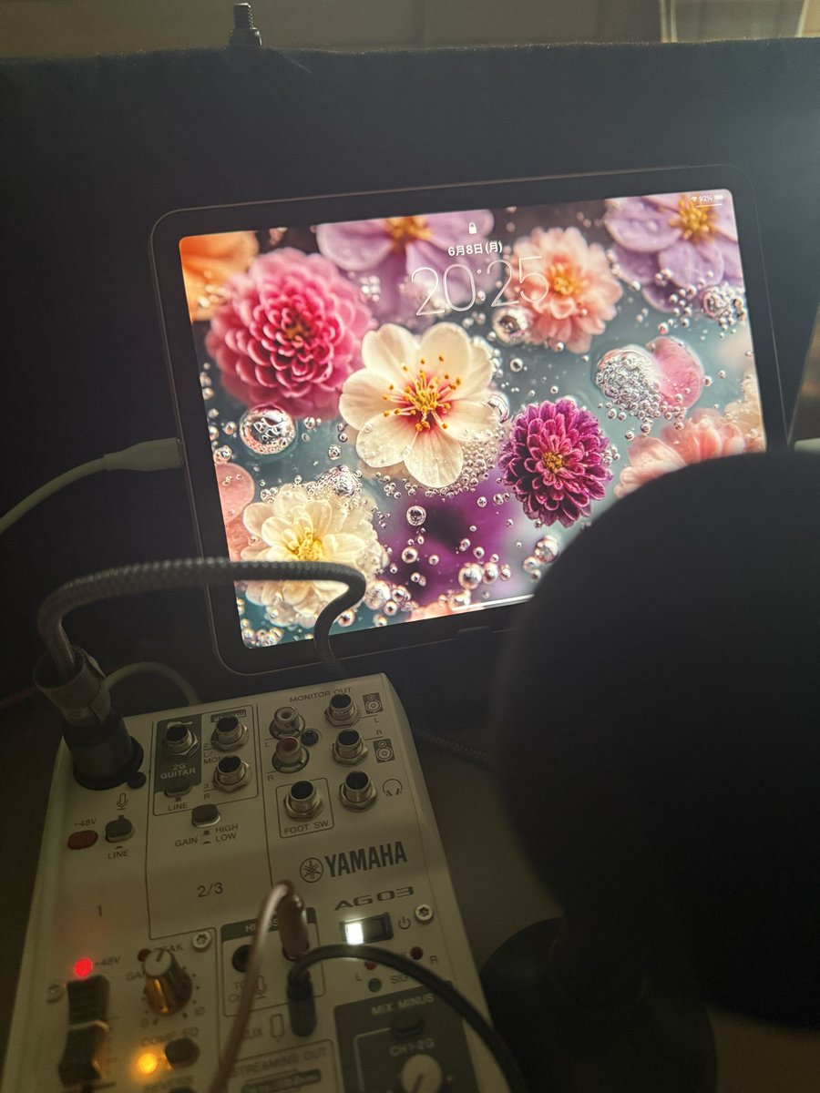 79dnv's tweet photo. 部屋の電気でもジーと音がするので明かり消して録音したのは私です（LEDライトはつけた） https://t.co/2W98gPcZpF