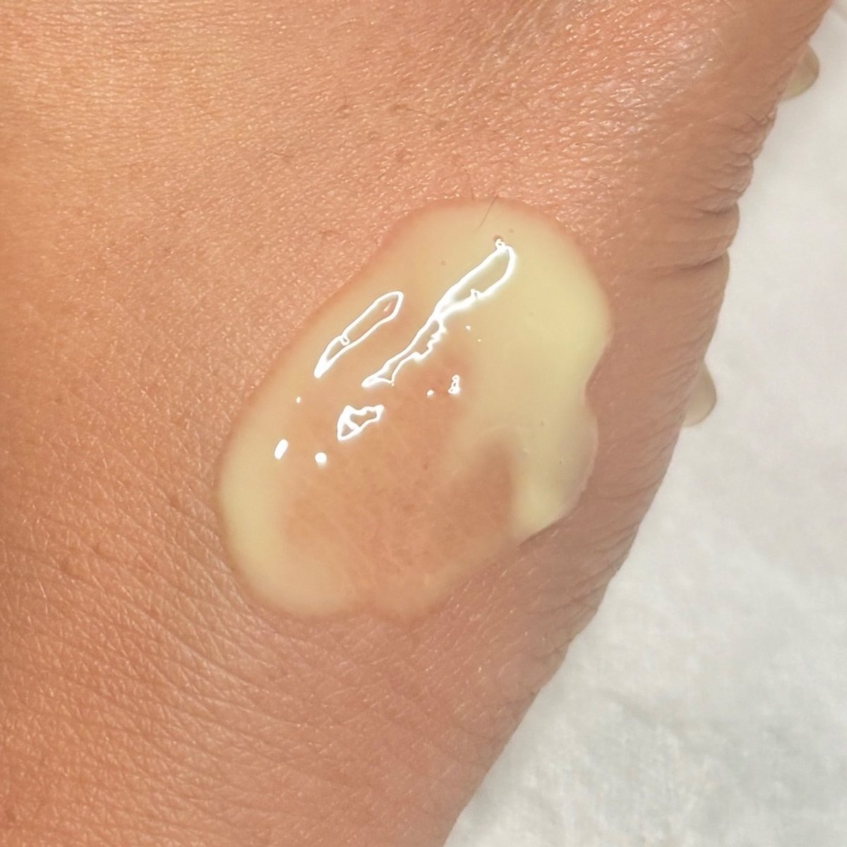 bittercaffeines's tweet photo. Ngomongin retinol… tau gak sih ada turunan vit. A yg efeknya jauuuuh lebih cepet dari retinol? Namanya retinal!

Buat kalian yg udah advanced sm retinol, try adding RETINAL to ur skincare routine! https://t.co/1r3PQBdLvt
