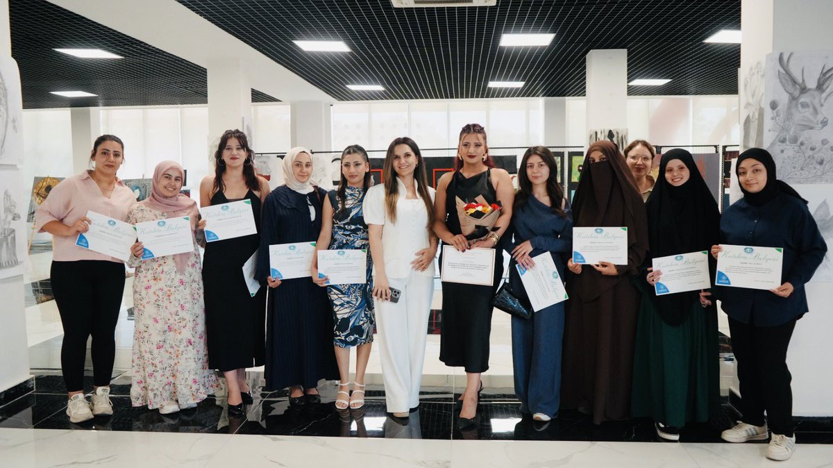 GSB_Mardin's tweet photo. GSB Kız Öğrenci Yurdu öğrencilerimizin hazırladığı Yıl Sonu Resim Sergisi, Mardin Sanat Akademisi’nde başarıyla gerçekleştirildi. Emeği geçen öğrencilerimize ve katılımlarıyla bizleri onurlandıran kıymetli Mardin protokolüne teşekkür ederiz. 🎨🖼️ https://t.co/u1tIQ88S4T