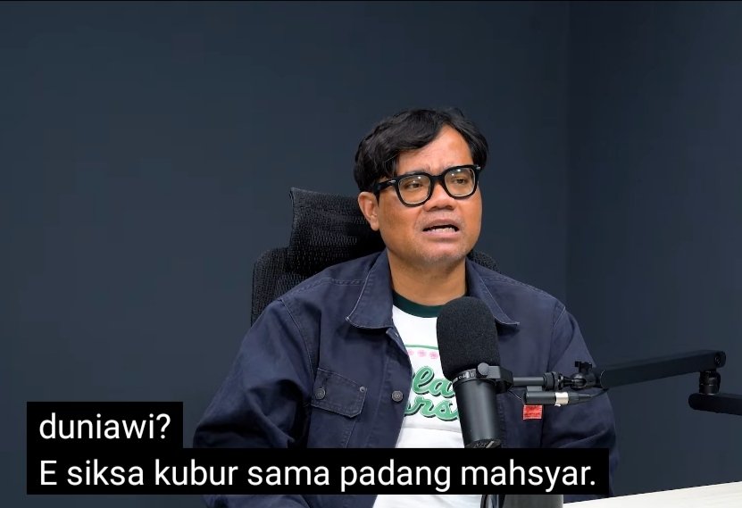Hallowzoo's tweet photo. Raditya Dika nanya ke Soleh Solihun: 

"Apa yang ngebuat lu susah tidur di malam hari?" 

Soleh Solihun: "Siksa kubur sama padang mahsyar." 

Ternyata yang paling ditakutin komedian paling santai di Indonesia bukan hujatan — tapi alam kubur. 

Jujur aja,
Lebih sering takut tagihan atau takut akhirat? 👀