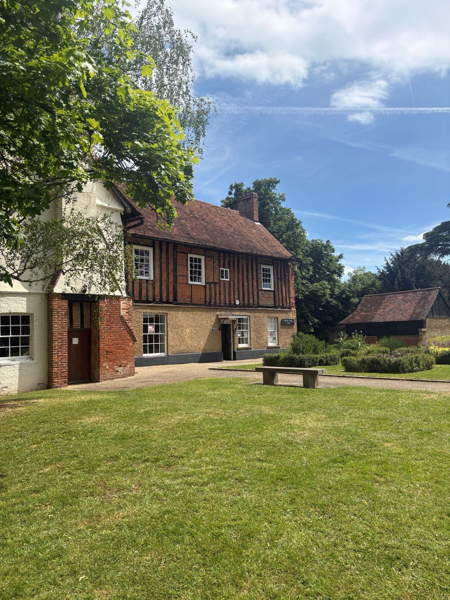 Hill_Museums's tweet photo. Did you know that in the medieval period, a Priory likely existed on the site of #ManorFarm House? Although we don’t know what this structure looked like, archaeological evidence shows that a priory cell was on the site since the 12th century.
#MuseumMonday #LoveHeritage #Ruislip https://t.co/Gs1x3JxYFW