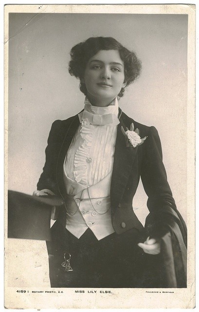 wikivictorian's tweet photo. English actress Lily Elsie as Lally in The New Aladdin. Photographed in 1906. https://t.co/qTWn86ro0S