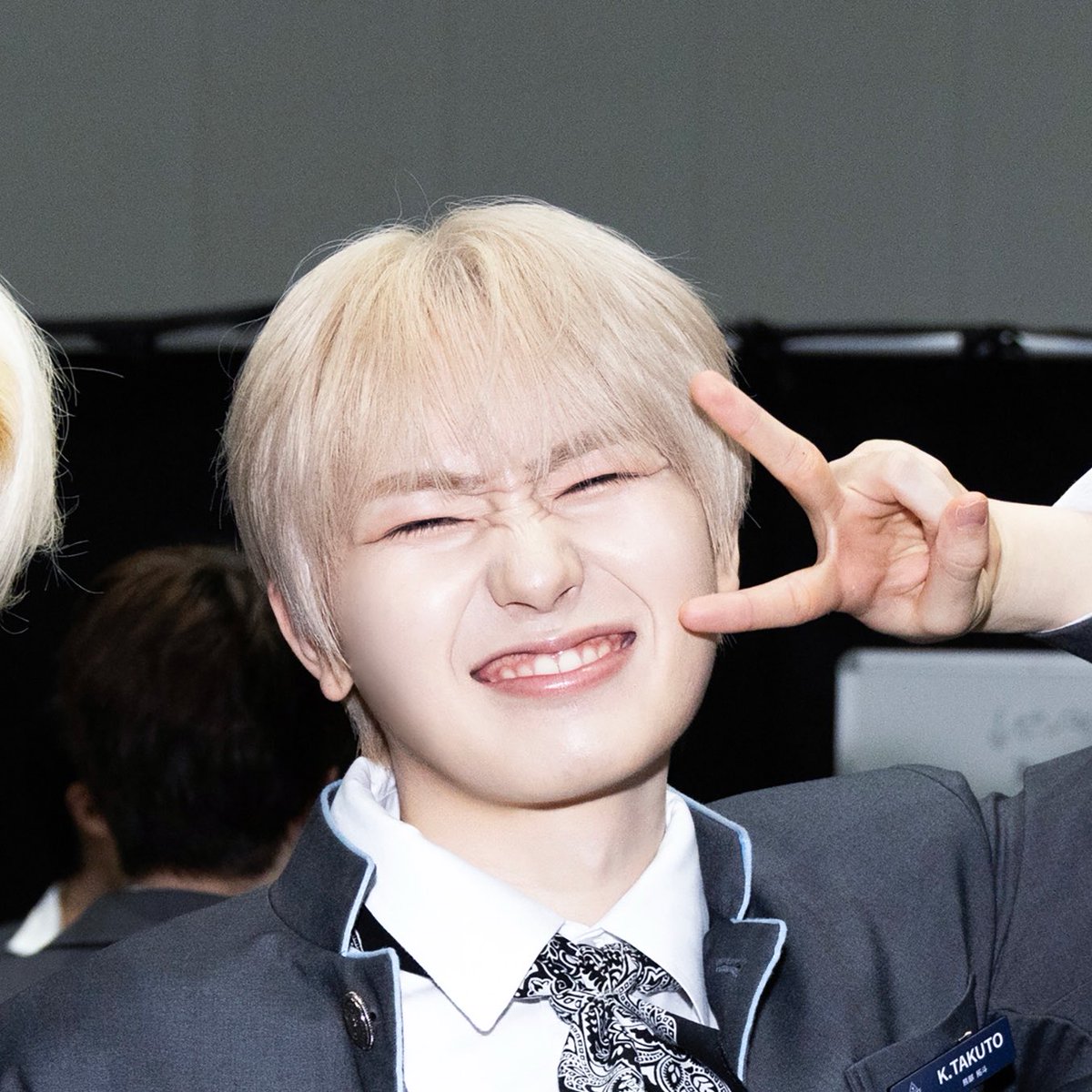 우추 tweet media