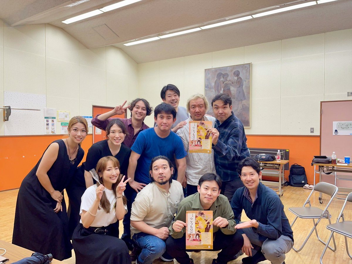 Ikubass's tweet photo. 若い仲間たちの吸収力と対応力の素晴らしさ✨ 置いていかれないよう頑張ります！

#こうもり #7月11日 #四谷区民ホール
#tki歌劇団 https://t.co/nentEFIZNa
