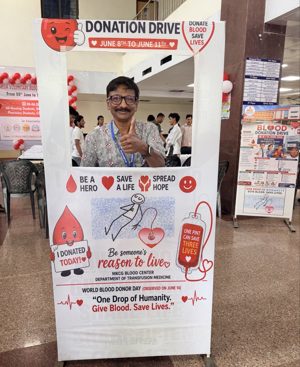 transmedmkcg's tweet photo. Not all heroes wear capes - some donate blood.🩸
Dean &amp; Principal, MKCG Medical College donating blood at our blood donation drive today. 
#blooddonation #heros #MKCG https://t.co/zwtO8T39wx