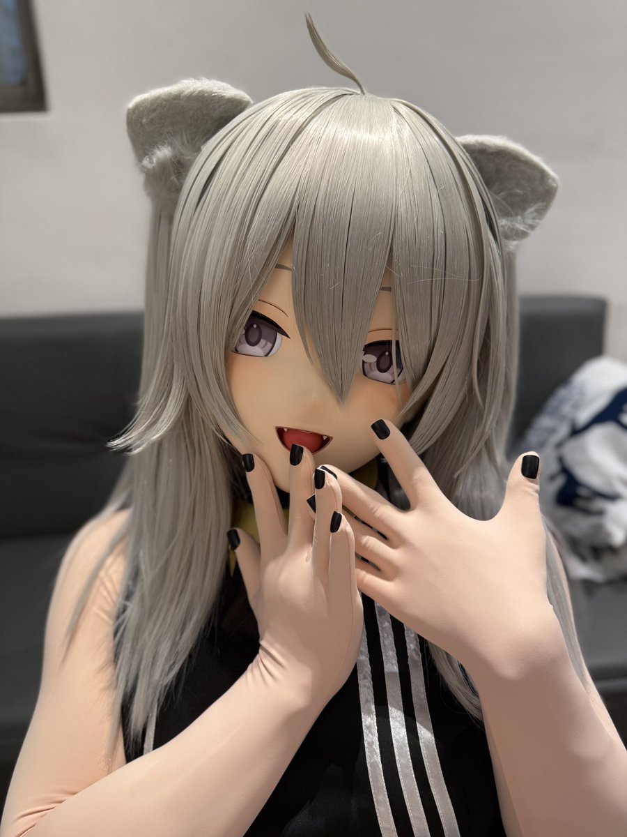 shjing339294's tweet photo. なんだか急にたくさんの方に見ていただけて、びっくりしてます…本当にありがとうございます🙇‍♀️
着���るみを始めて半年、まだ��だ下手っぴだけど、「好きなものを好き」って言い続けられる人でいたい。ぼたんとウブメが大好きだ〜！という気持ちだけは、誰にも負けません🦁🐦
これからもマイペースに続けていきます。あなたのことも、聞かせてください……「何かをひたむきに愛している」、そんな気持ち……

#獅白ぼたん #shishirobotan #hololive #着ぐるみ #kigurumi #ウブメ