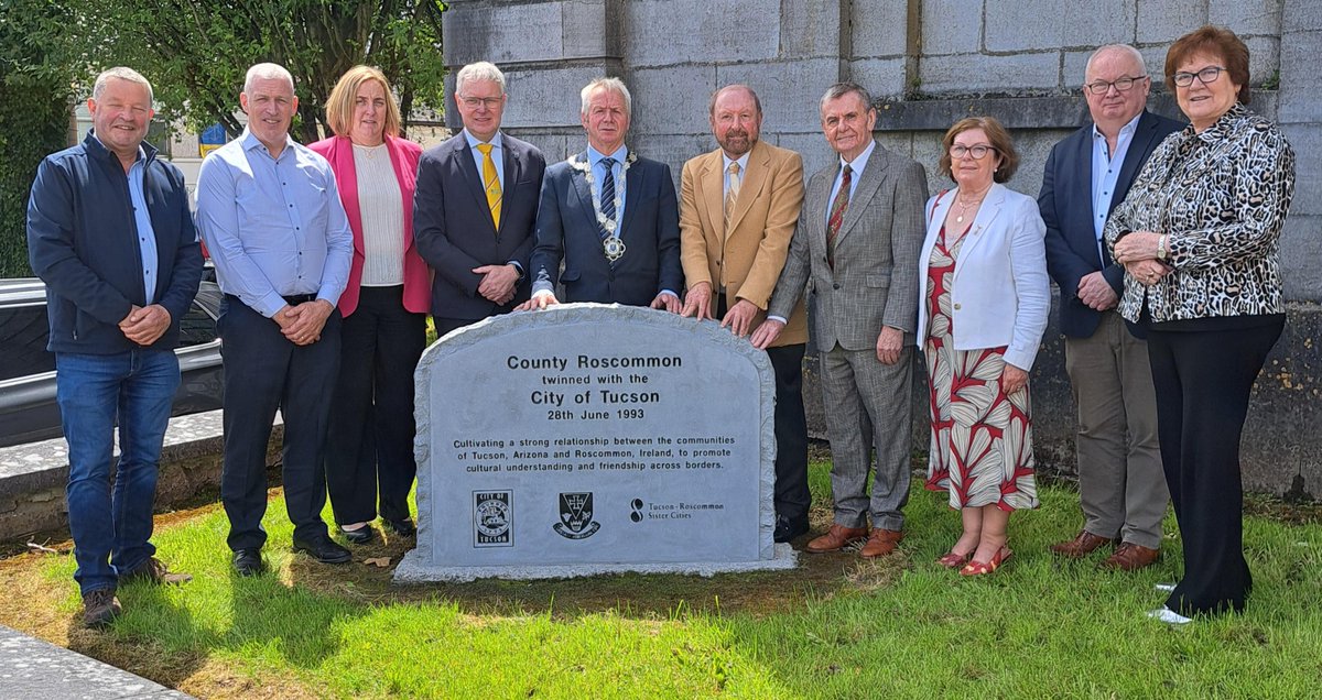 roscommoncoco's tweet photo. 🎉 Members and management of Roscommon County Council welcomed Dan Cavanagh from Tuscon, Vice-Chair of the Tucson/Roscommon Twinning Committee to Áras an Chontae earlier today. https://t.co/w6ywiXxYt0