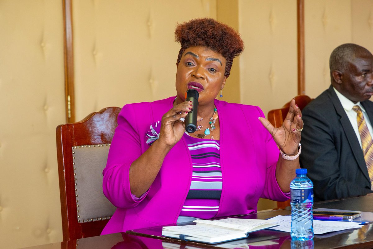 gk_ruku's tweet photo. ONBOARDING OF CRUCIAL GOVERNMENT SERVICES ON HUDUMA CENTRES

Huduma Centres have become critical one-stop shops for government services across the country. Citizens visit Huduma Centres with an expectation that all public services are provided through the @HudumaKenya platforms. 

Today I chaired a multi-agency meeting involving  various Ministries, Departments and Agencies (MDAs) from across the public and civil service, to discuss deployment of Universal Public Servants in all the current 59 Huduma Centres in the 47 counties. 

The Ministry of Public Service, Human Capital Development and Special Programmes through Huduma Kenya is intentional in facilitating all MDAs and Counties to onboard all their front office services to Huduma Centres via the model of Universal Public Servants.

I was assisted by the Principal Secretary for Public Service and Human Capital Development @Dr_JaneImbunya and Huduma Secretariat CEO @BenKaiChilumo.