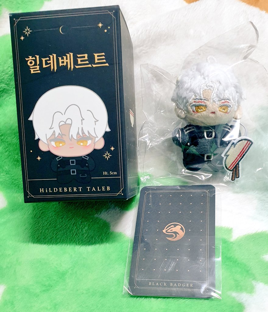 dodam0318's tweet photo. [RT이벤]

안녕하세요.
원래 블배 외전까지 리디에 나오면 이벤트 하려고 했는데 너무 늦어버렸습니다.
렉누를 엎어서 조금 시무룩해진 솜깅베르트(공식) 배저가 살 오두막을 찾으로 왔어요. 사랑으로 아껴주실 분께 보내드릴 예정입니다.
조건은 하단에 적어둘게요!!

+)오소리들 탈영 용서모테.. https://t.co/kfoB7tyEHN