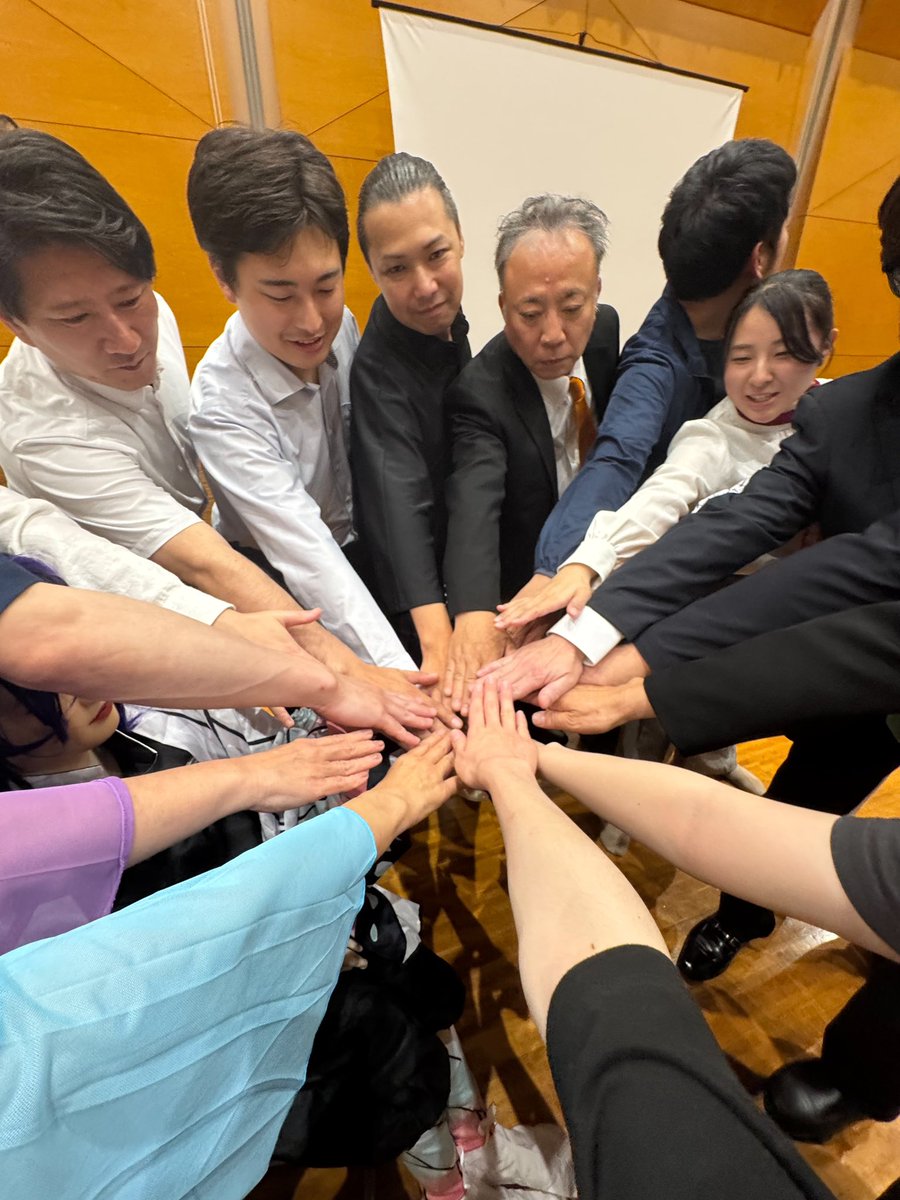 FzWynF8jio71818's tweet photo. イチロク會と仲間たち『一期一会で笑っちゃおう』昨日無事終了‼️お客様に大いに楽しんでいただけたみたいです。ご来場誠にありがとうございました。今後ともイチロク會及び仲間たちをよろしくお願いいたします！

 #イチロク會
 #超時空劇団異次元中毒
 #RYOHEY
 #噴水姉妹
 #徳島遥 https://t.co/JknBxYJ81Z