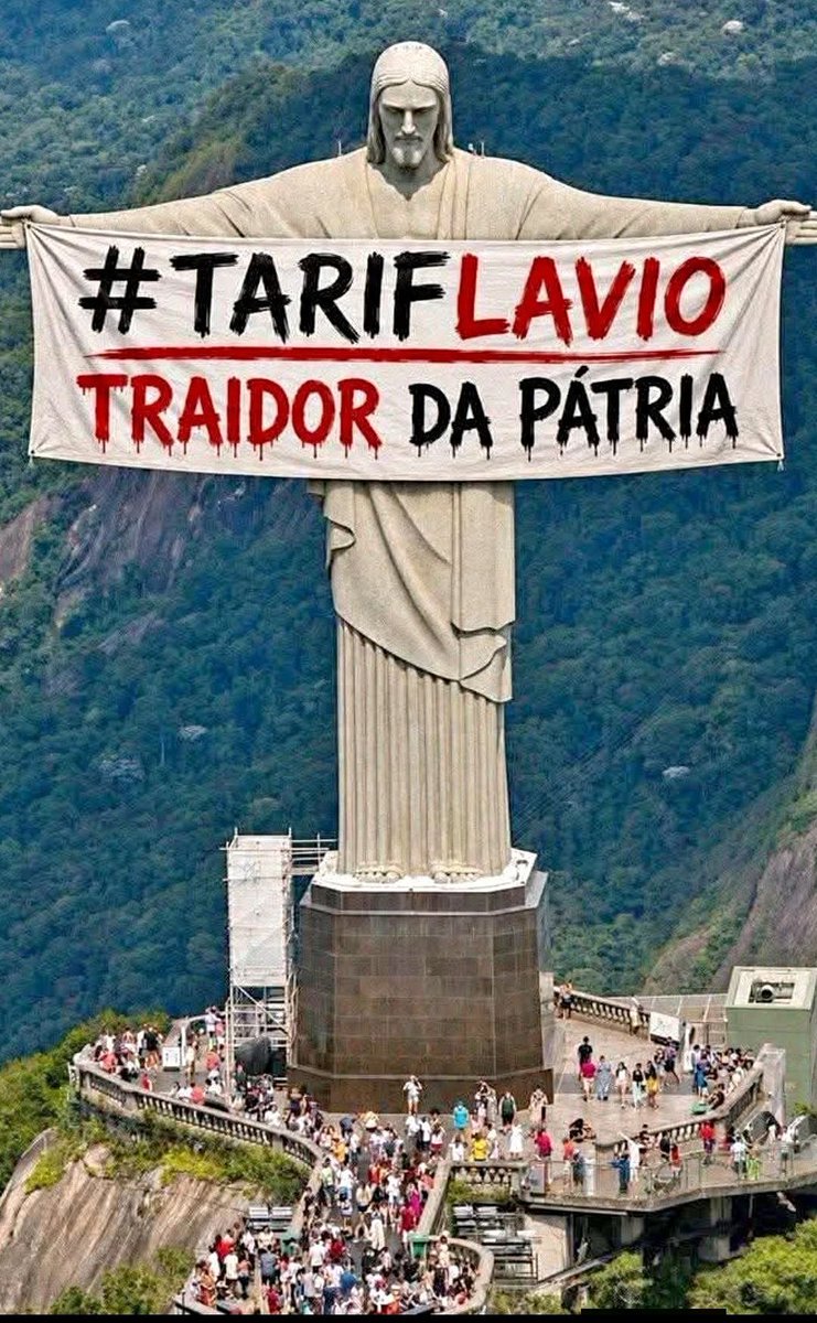 JaugustosRJ's tweet photo. Família Bolçalnaro é um câncer da política do RJ! Quem defende ou tem déficit cognitivo ou é mau caráter mesmo! https://t.co/s4rxqelC7b