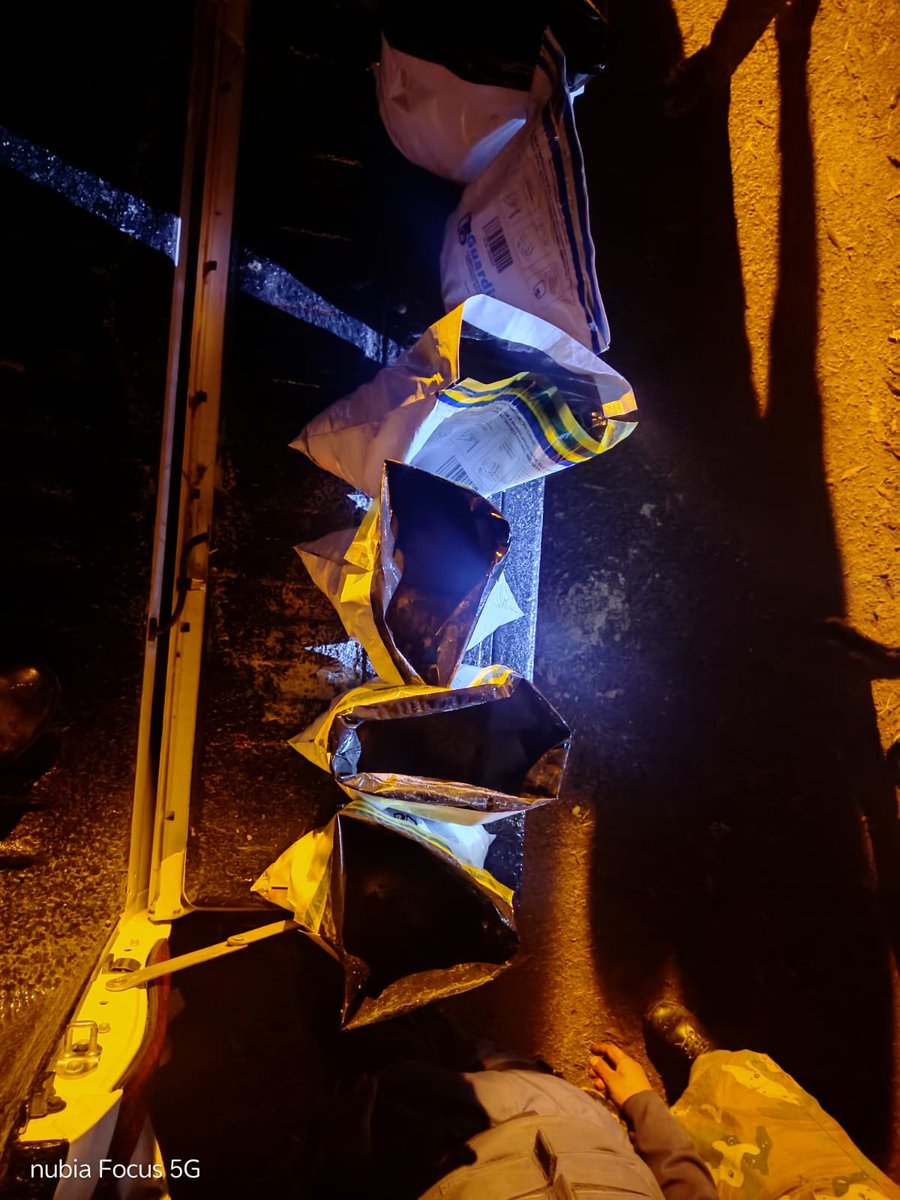 SANDF_ZA's tweet photo. #JointOperationsFreeState || #SANDF, #SAPS and Mine Security Strike Gold: Suspects Apprehended During Joint Operations at Bambanani Mine.
https://t.co/v68JJ0elRc
#JointOperationsDivision
#OperationPROSPER https://t.co/uvt4qOmb2E