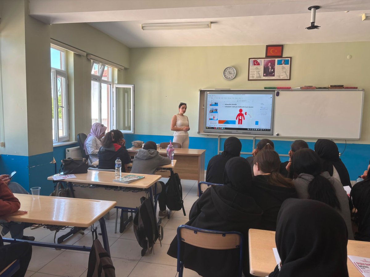 IlceIscehisar's tweet photo. Hastanemiz Organ Bağışı Sorumlusu tarafından İscehisar Anadolu İmam Hatip lisesi öğrencilerine Organ Bağışı Farkındalığı eğitimi verilmiştir. https://t.co/jc8tIOAfay