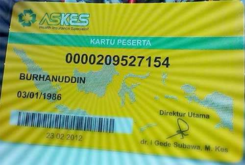 karirfess's tweet photo. Gua cuma mau ngomong, baek2 lah kalian nih ke PNS.. Mereka nih jasanya besar🙏🙏🥲✌️✅

Kalian tau gak kalo BPJS Kesehatan Kita Dibangun dari Dana PNS??

Beneran ini...✌️

Sebelum BPJS Kesehatan ada, ada program bernama Askes (Asuransi Kesehatan) yang sudah berjalan sejak tahun 1968.

Dana Askes berasal dari potongan gaji PNS setiap bulan + kontribusi pemerintah. Selama puluhan tahun, para PNS secara konsisten memotong gaji mereka untuk membangun dana kesehatan ini.

Pada 2014, ketika BPJS Kesehatan resmi diluncurkan, seluruh aset, peserta, dan dana dari Askes dialihkan menjadi fondasi BPJS Kesehatan yang kita pakai sekarang.

Jadi, secara sederhana, BPJS Kesehatan yang dinikmati seluruh rakyat Indonesia hari ini, salah satu fondasi utamanya dibangun dari tabungan dan pengorbanan gaji PNS selama puluhan tahun. Mulia sekali~🥹🥺🙏

Mungkin kita sering mengeluh soal BPJS, tapi sedikit banyak, kita juga harus berterima kasih kepada para PNS yang sudah ikut meletakkan batu pertama sistem jaminan kesehatan nasional ini.

Tanpa kontribusi mereka dulu, mungkin perjalanan BPJS Kesehatan akan jauh lebih berat.

Coba mention temen PNS kalian di sini..👇