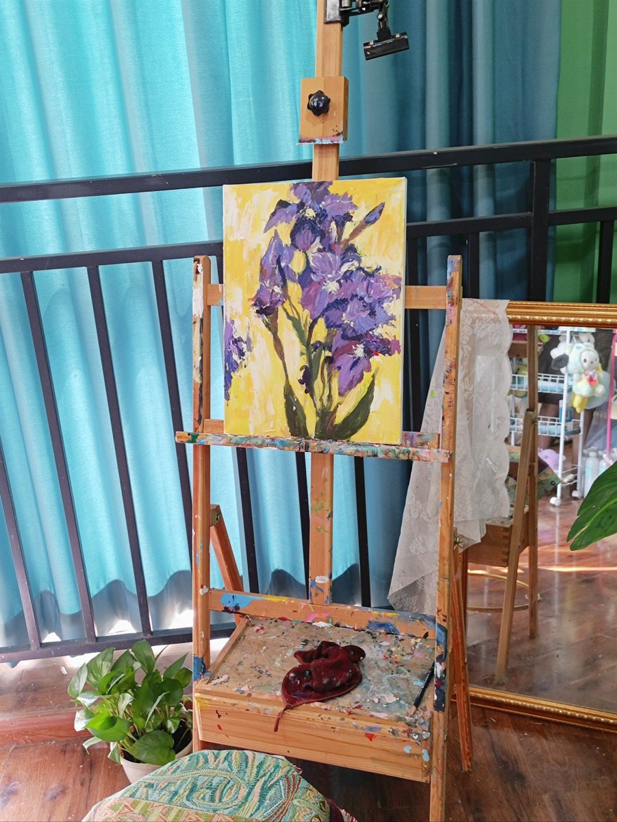 uchicha02's tweet photo. Spent the afternoon at the city’s tiny underground art studio, mixing watercolors with local artist Lily—watched how a few brushstrokes turn plain paper into sunlit alleyways. Creativity hits hardest when it’s small, intimate, and unplanned. ， https://t.co/fskZGIVjyI