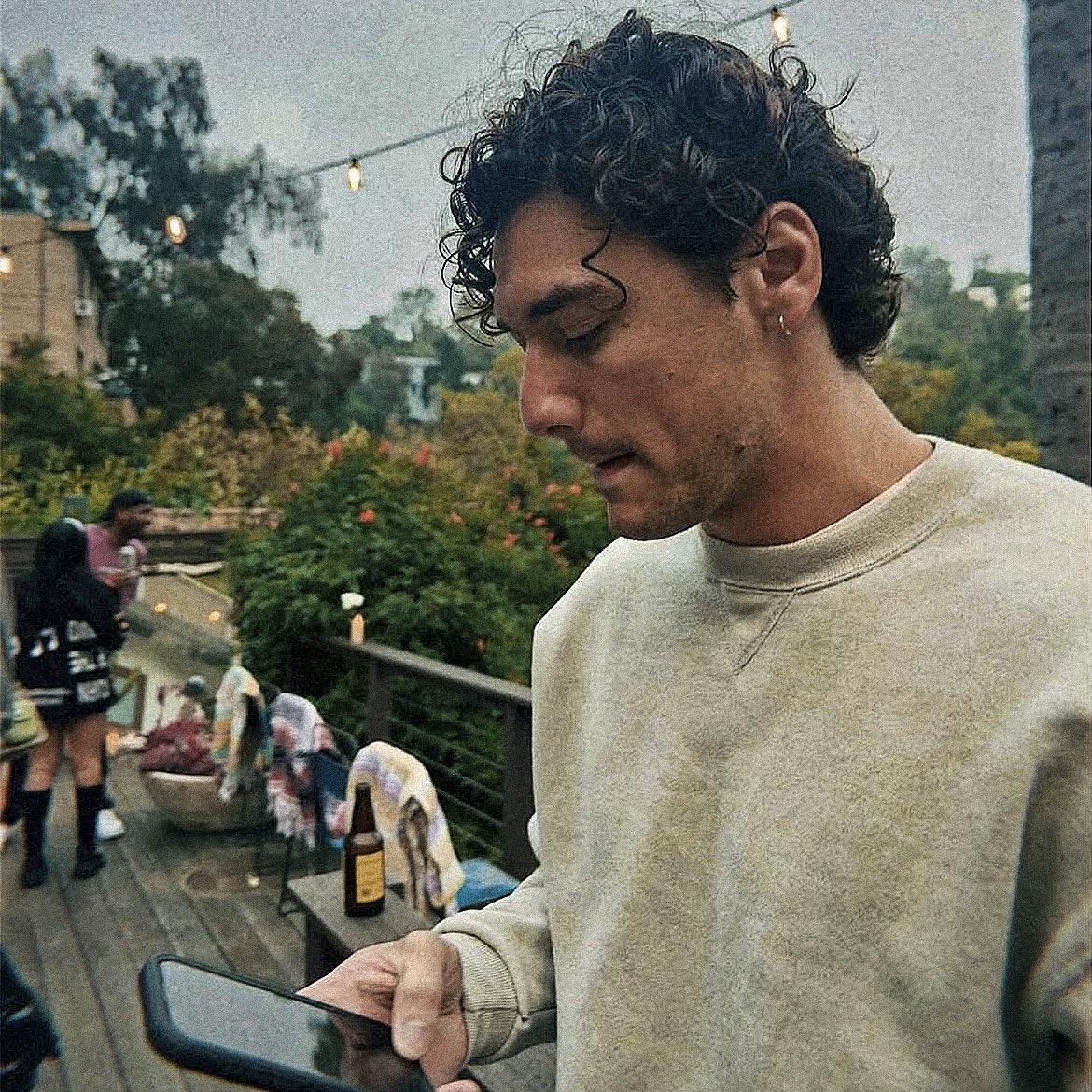 thinkinsinkin's tweet photo. 📸 by garrett                          📸 by hannah https://t.co/r1BKNUMmx0