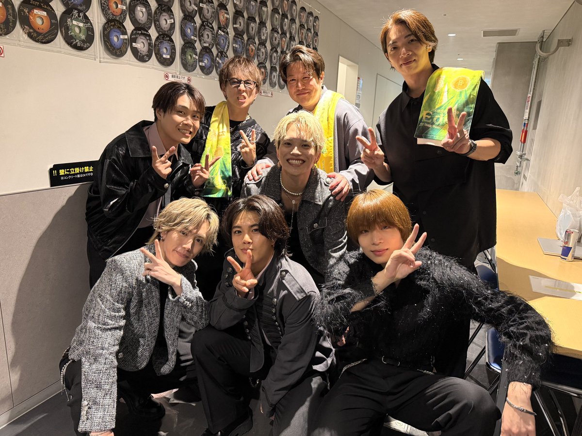 CrimsonCratClan's tweet photo. U&amp;pia Presents Live 
ありがとうございました❤️‍🔥

出演者の皆様とお写真を撮って頂きました📸
@uandpiaofficial  @besttedofficial 
@tensaibonjin 

またご一緒できる日を楽しみにしています！🌹

#CCC #CrimsonCratClan https://t.co/znUCnsXjoK