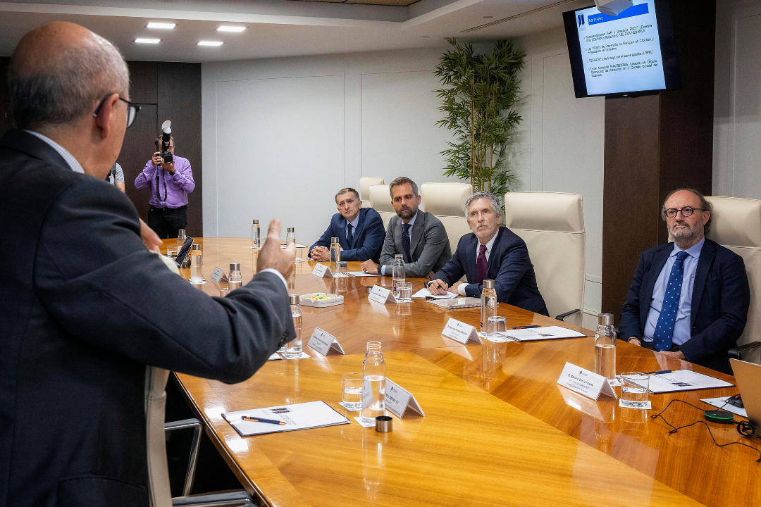 interiorgob's tweet photo. Grande-Marlaska visita la sede del Consejo General del Notariado @Notarios_ES.

ℹ️ El ministro ha conocido de primera mano el funcionamiento del Portal Estadístico del Notariado, así como el del Órgano Centralizado de Prevención de Blanqueo de Capitales. https://t.co/rFTf8h44Lf