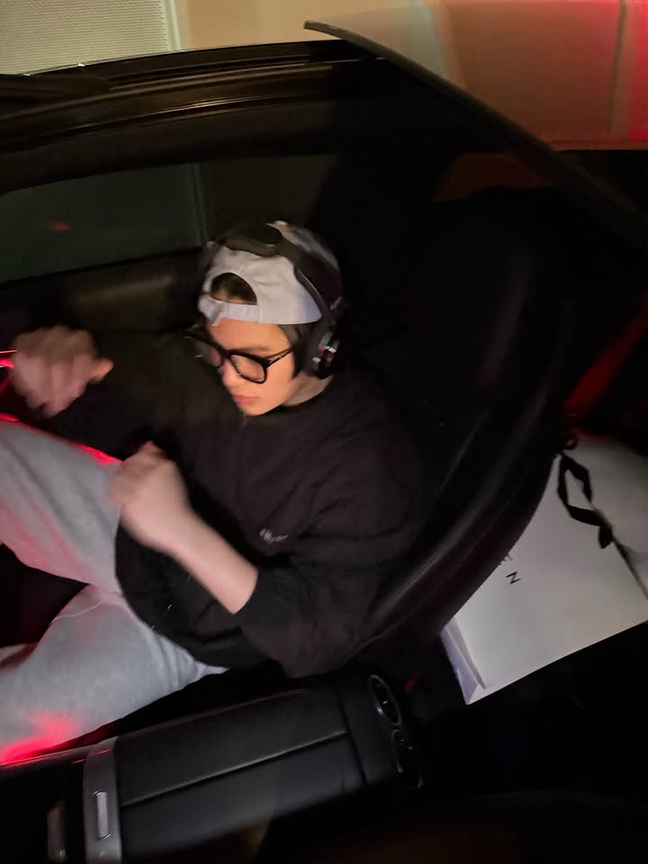 EstforWilliam's tweet photo. [080626]
📸 IG post update: williamjkp

🔗https://t.co/pNec3HuDny
Who's behind me?

———
@Williamjkp1 #williamjkp https://t.co/ta53Q5Ci7A