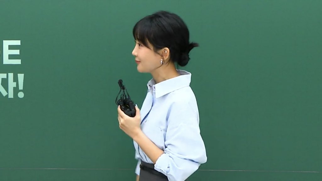 studyilli's tweet photo. 미지님 죄송한데 진짜 개 귀엽게 생기 셨네요 https://t.co/6io0vvaYEs