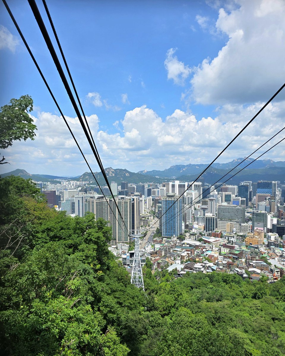 dmtaylor90's tweet photo. Namsan Cable Car and N Seoul Tower this morning 😎 https://t.co/lhsNcMZdbg