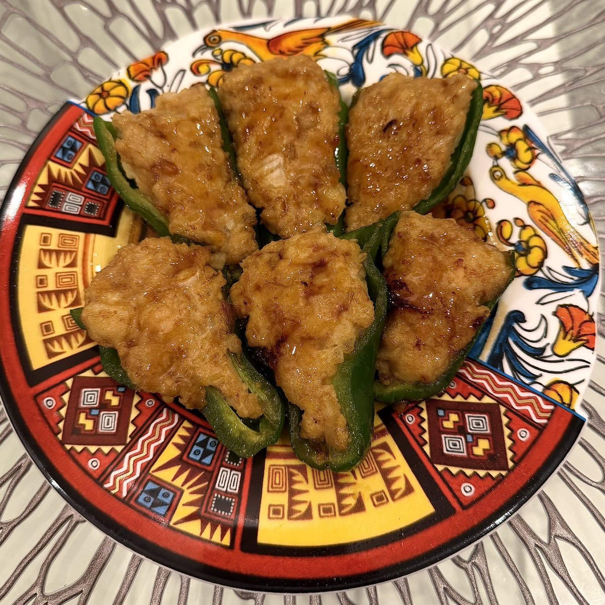 ooy7oo7's tweet photo. フォロイーが数年前に教えてくれたピーマンの肉詰め、ずっと作りたくてやっと作れた🫑❤️
めちゃくちゃ美味しかった😭❤️❤️
ピーマンの肉詰めの美味しいレシピずっと探してたからめっちゃ嬉しい😭🫑❤️ https://t.co/TON9FHjsY3