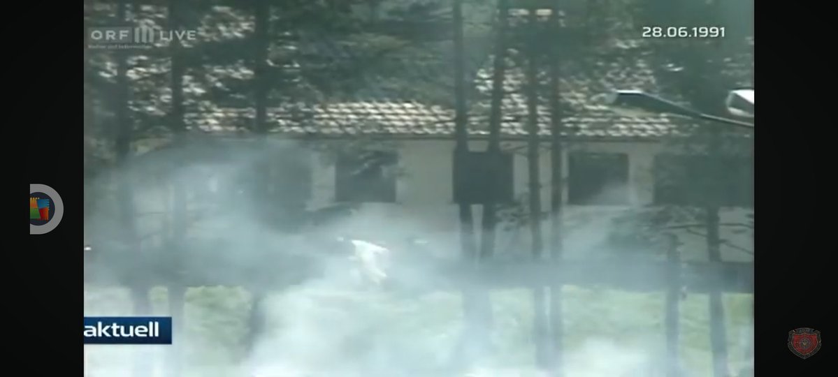 Dejan_Ilich's tweet photo. The #Holmec Incident, the first war crime during the secessionist wars that tore #Yugoslavia apart, involved #Slovenian separatist militia shooting dead three Yugoslav Army soldiers who were surrendering and holding aloft a white flag. 
👇

https://t.co/CdPsMd4qr1 https://t.co/wg3FPCTREz