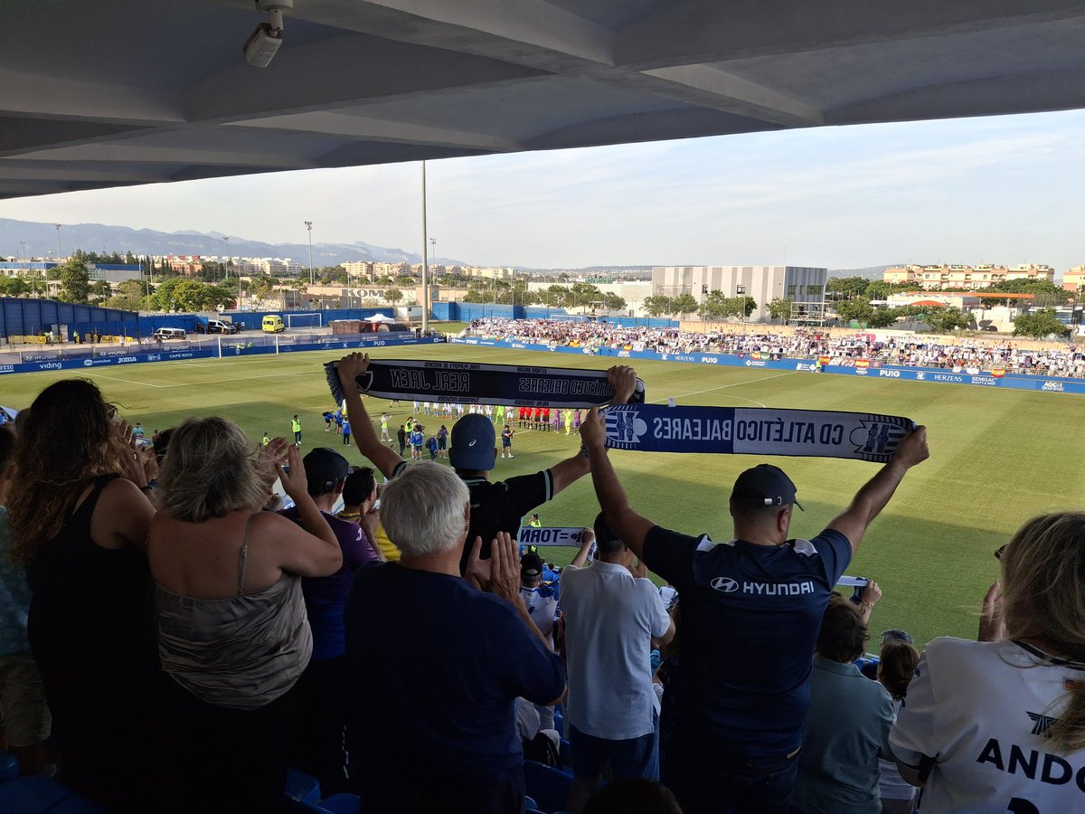 deportescopebal's tweet photo. ¿Quién se sentará en el banquillo del At Baleares? 
15 50h https://t.co/TzaUK52tkb