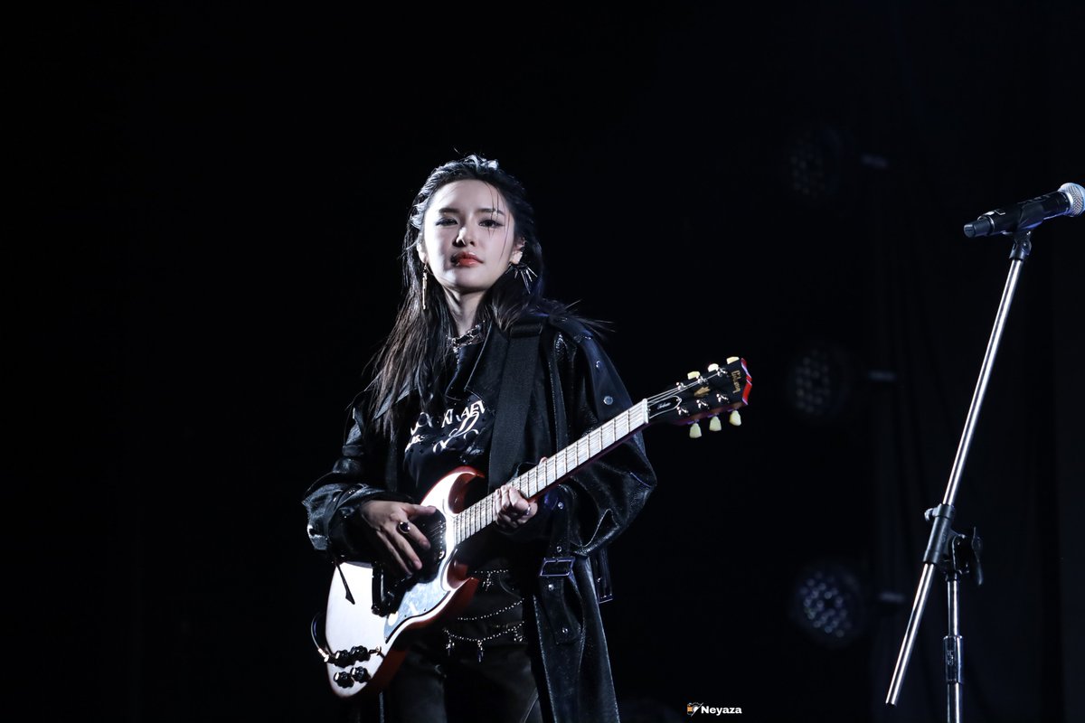 NeerapornT's tweet photo. Lookkaew🔮 &amp; Guitar 🎸>> Open Show

💎 Lookkaew Shine Bright Like a Diamond
🗓️ 06-06-2026

LOOKKAEW BORN TO SHINE
#LKDiamondBDParty
#LookkaewWorldDayParty
#lookkaewkamollak https://t.co/UUblF5WKL3