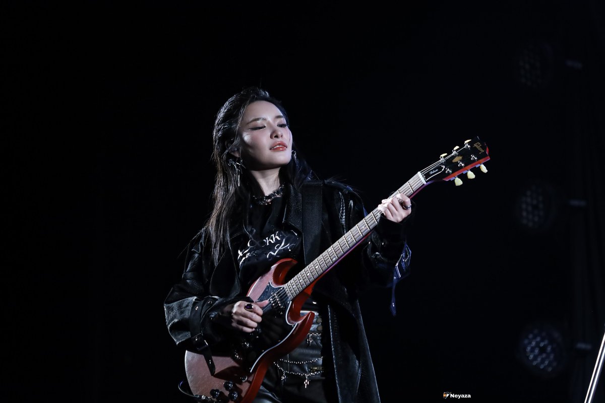 NeerapornT's tweet photo. Lookkaew🔮 &amp; Guitar 🎸>> Open Show

💎 Lookkaew Shine Bright Like a Diamond
🗓️ 06-06-2026

LOOKKAEW BORN TO SHINE
#LKDiamondBDParty
#LookkaewWorldDayParty
#lookkaewkamollak https://t.co/UUblF5WKL3
