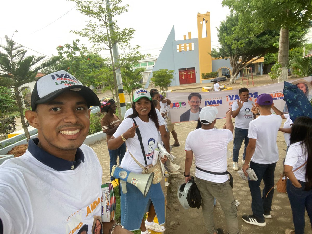 progresitasbol's tweet photo. Bayunca: ¡Jóvenes se toman las calles con el volanteo por la Vida! 

📍 #Cartagena | Los jóvenes de Bayunca salieron a recorrer las calles con una gran jornada de volanteo, llevando esperanza y diálogo casa a casa. 

#MeLaJuegoPorLaVida #IvanCepeda #Bayunca #JuventudProgresista https://t.co/DwlJLNWUOn