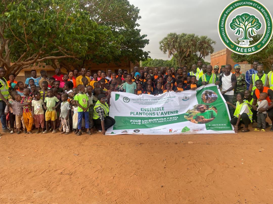 FIJADA_FORUM's tweet photo. FIJADA Burkina Faso : engager la jeunesse, protéger l’avenir. 🇧🇫 https://t.co/ZrQ5MYi82y