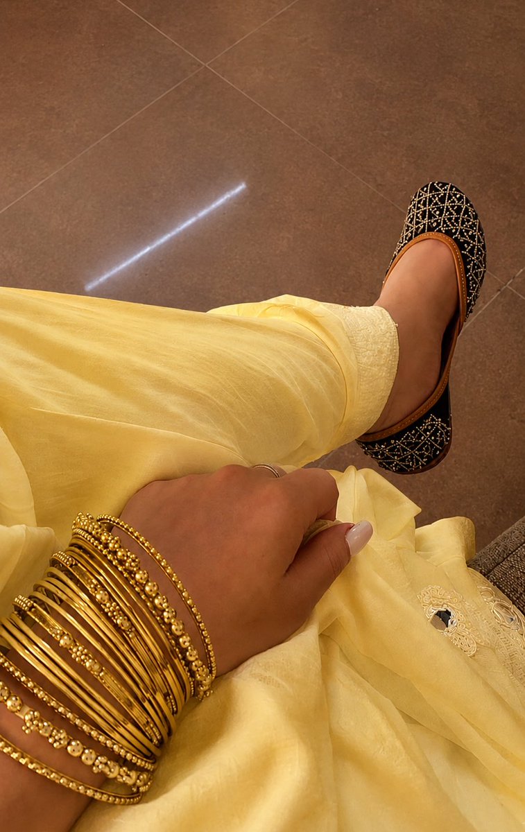 GoddessFloraa7's tweet photo. does a desi goddesses arch trigger you? https://t.co/oQrX79MWiL