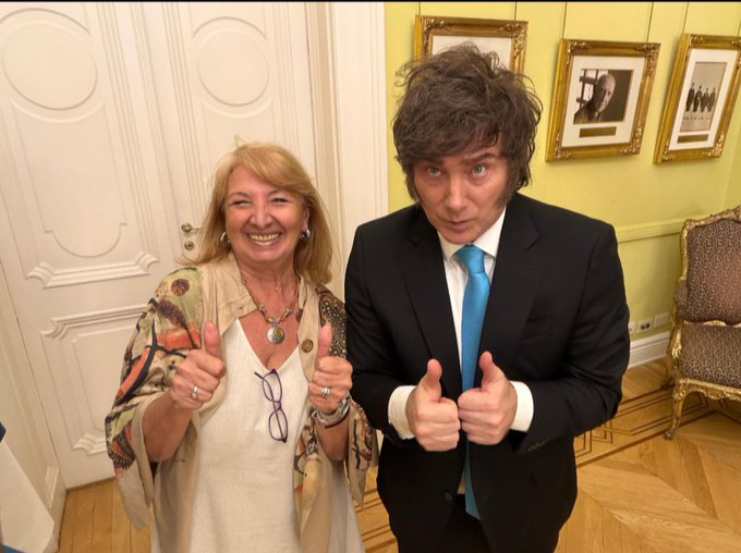 ExAmateur's tweet photo. @travaglinigra Para que tomes dimensión de la inmensa batalla cultural que tenemos que dar ......años de decadencia en esta imagen https://t.co/gecJt0dHVi
